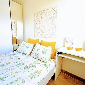 Private In Renovated - Tram 1 Min Walk , Nizza Francia